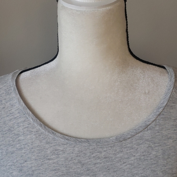 Cato gray heather tee with black heart graphic - Picture 2 of 8